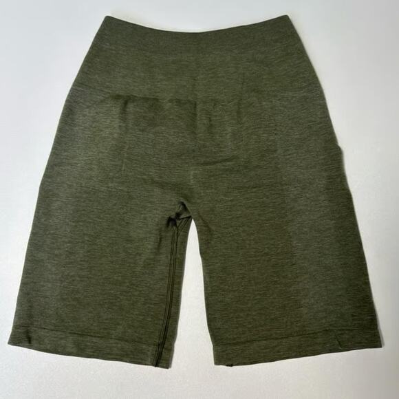 Alphalete Amplify Shorts - Picture 2 of 4